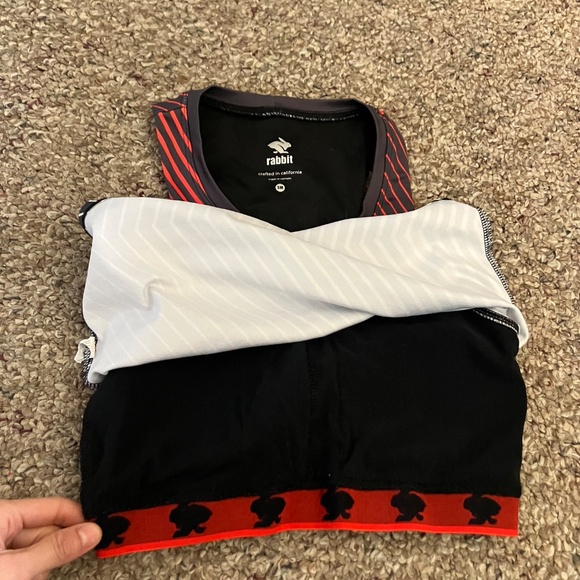 Rabbit Running Crop Top - black/red/white, size S - Picture 3 of 3